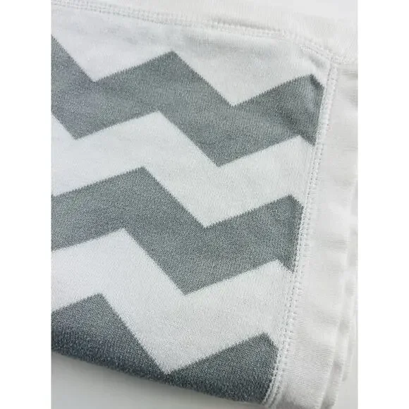 Pottery Barn Kids Gray White Chevron Zig Zag Baby Blanket Cotton Knit Grey 30x40 - Picture 2 of 12